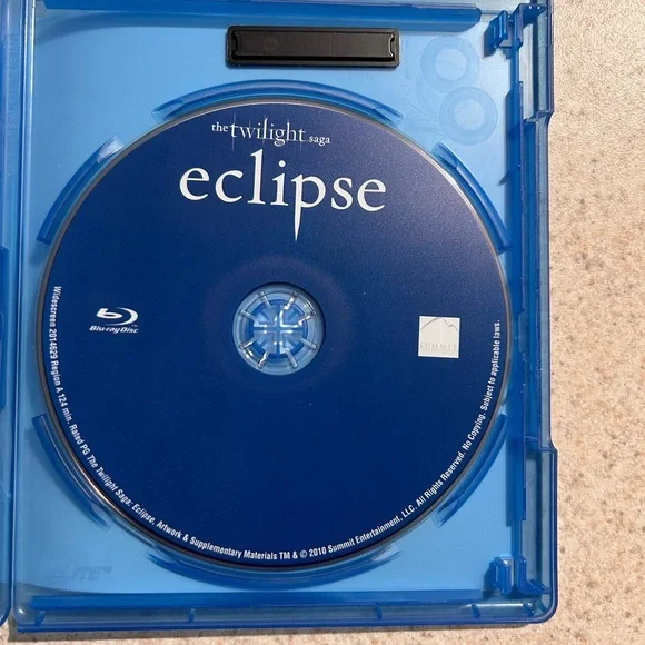 The Twilight Saga: Eclipse Blu-ray Disc - Picture 2 of 3